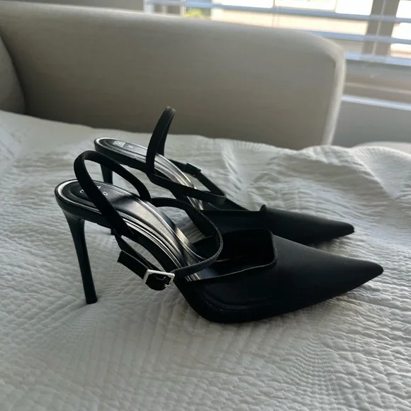 Zara Black Pointed Toe Heels - Picture 2 of 7